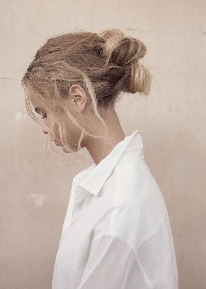 BIAŁA KOSZULA