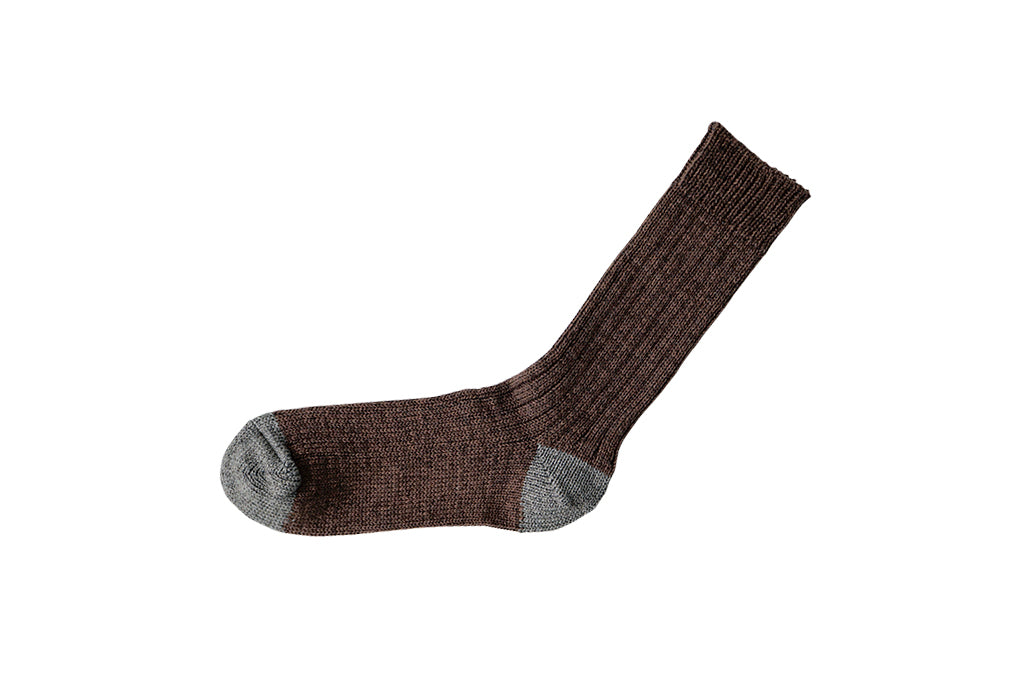 PRĄŻKOWANE SKARPETKI BAWEŁNIANE BROWN